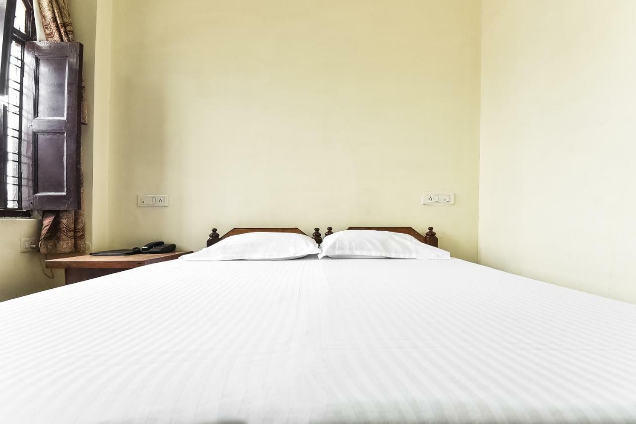 Hotel Lalit Palace Babina 外观 照片