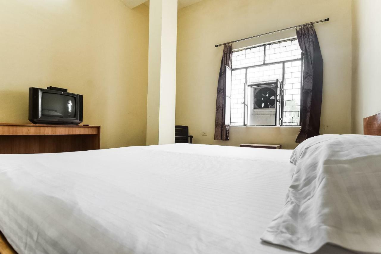 Hotel Lalit Palace Babina 外观 照片