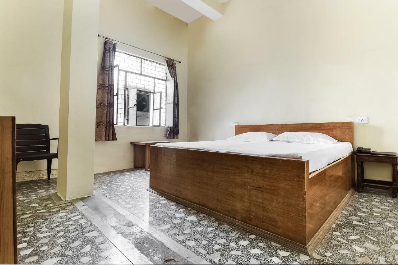Hotel Lalit Palace Babina 外观 照片