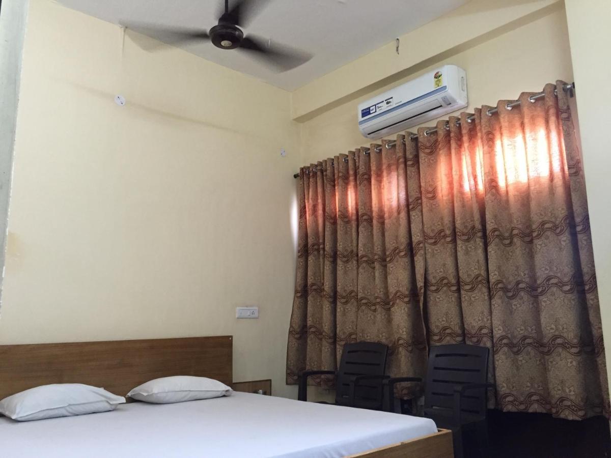 Hotel Lalit Palace Babina 外观 照片
