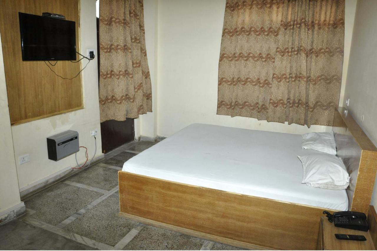 Hotel Lalit Palace Babina 外观 照片