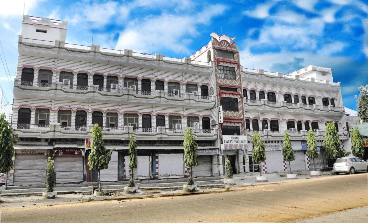 Hotel Lalit Palace Babina 外观 照片